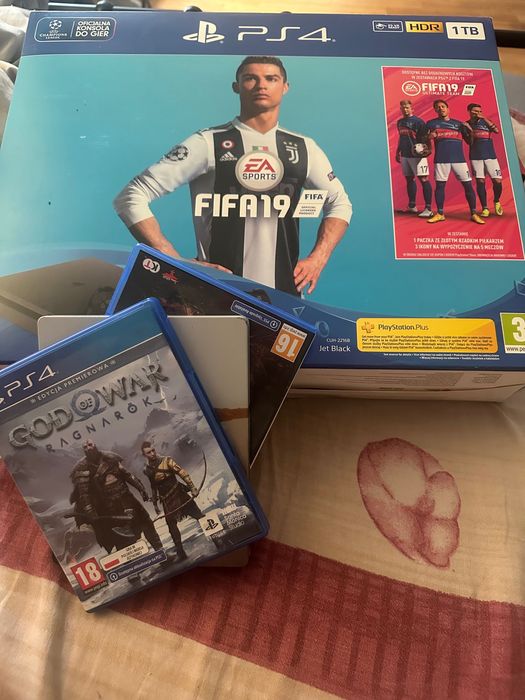 Konsola PlayStation 4 (PS4) 1TB | Świetny Stan | Komplet + Gry