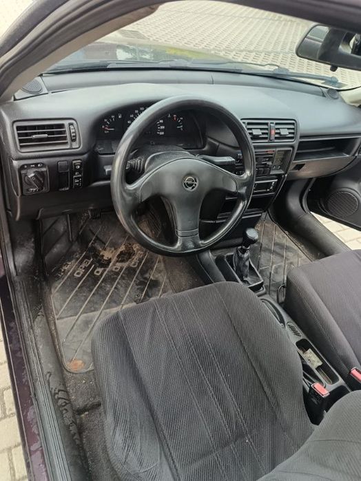 Vectra A 1,6 benzyna
