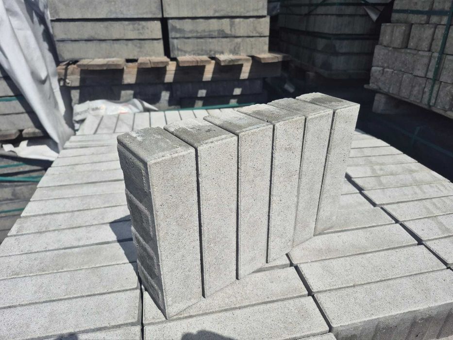 Palisada Betonowa Linea Kostka Brukowa kolor biały 5,5x22,5 cm Obrzeże