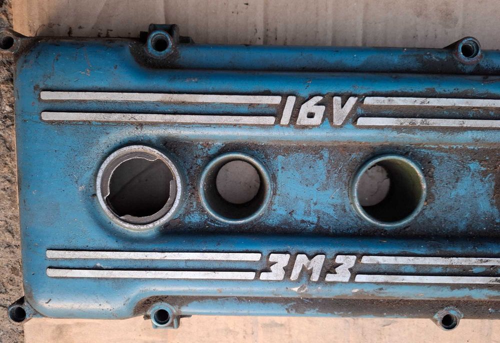 Волга Уаз Газель кришка двс