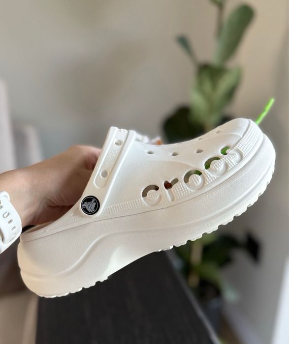 Крокси на платформі білі бежеві черные crocs baya platform w7 w8 w9
