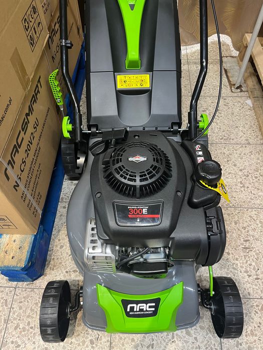 Sprzedam nową kosiarkę spalinową z silnikiem BRIGGS & STRATTON