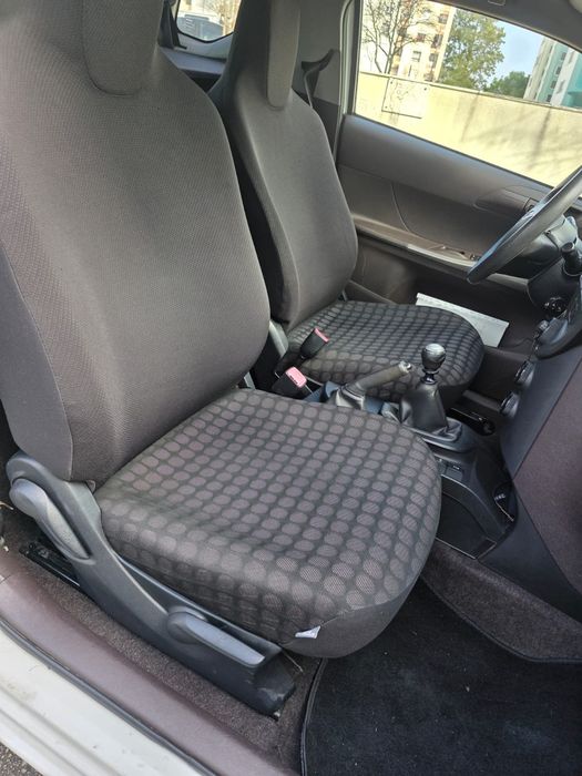 Toyota iQ 1.0 VVT-i   2010  Único Dono