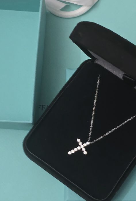 Хрестик Tiffany & co. Біле золото, натуральними діаманти