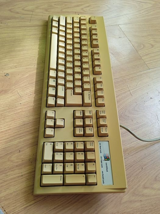 Retro Klawiatura komputerowa 5121 DIN 5