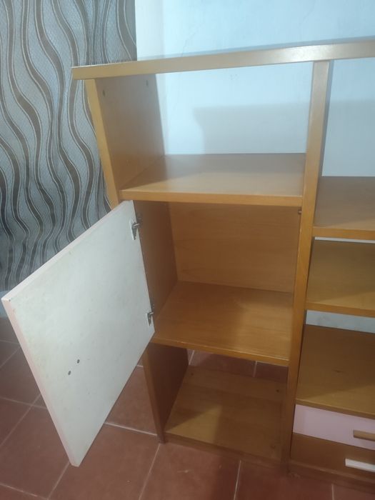 Estante com arrumação