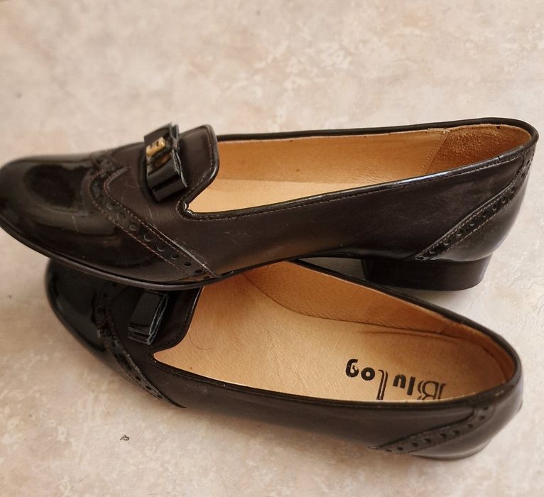 Sapatos castanhos