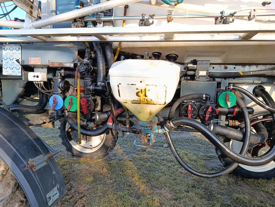 Opryskiwacz samojezdny Hardi Ervard Alpha 2500 jaskółka