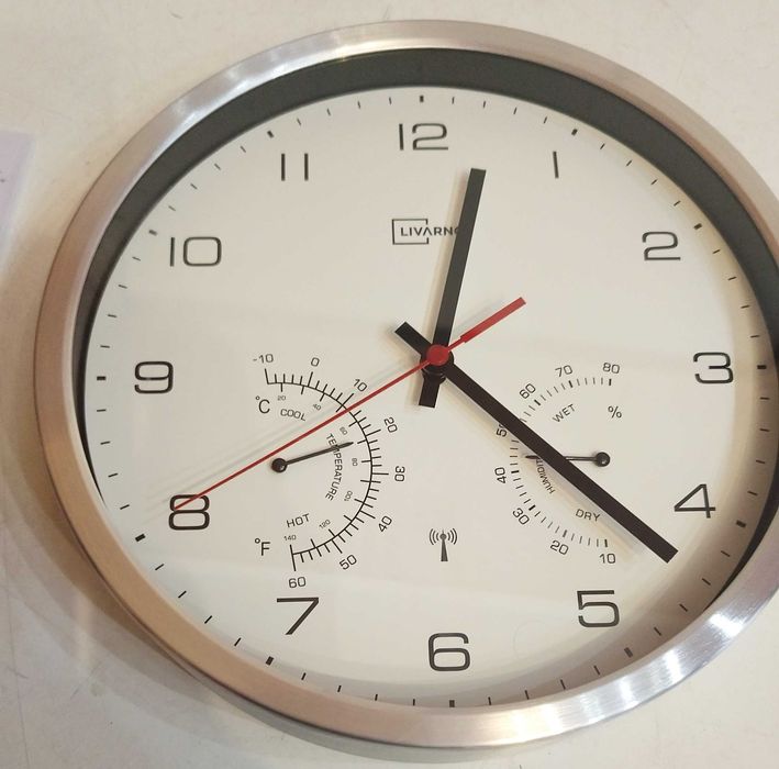 Zegar scienny 25 x 25 cm  sterowany radiowo