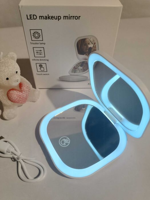 małe lusterko z trójkolorowym oświetleniem led
