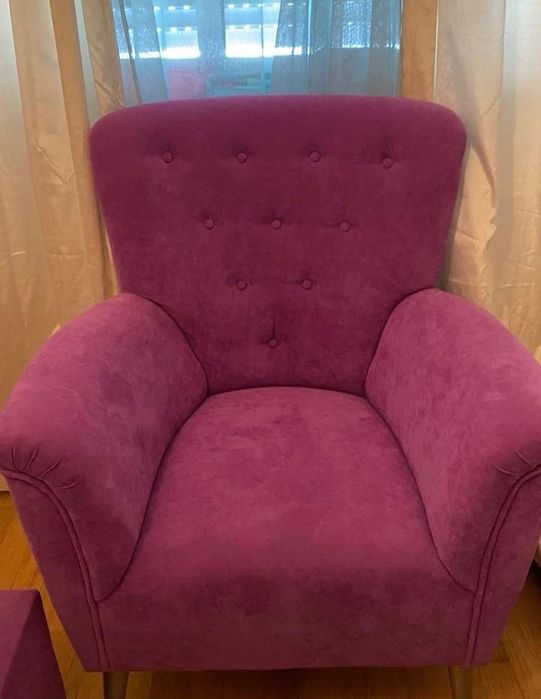 Cama + mesa de cabeceira + poltrona veludo