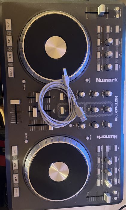 Numark Mixtrack Pro Controller446627694448496640