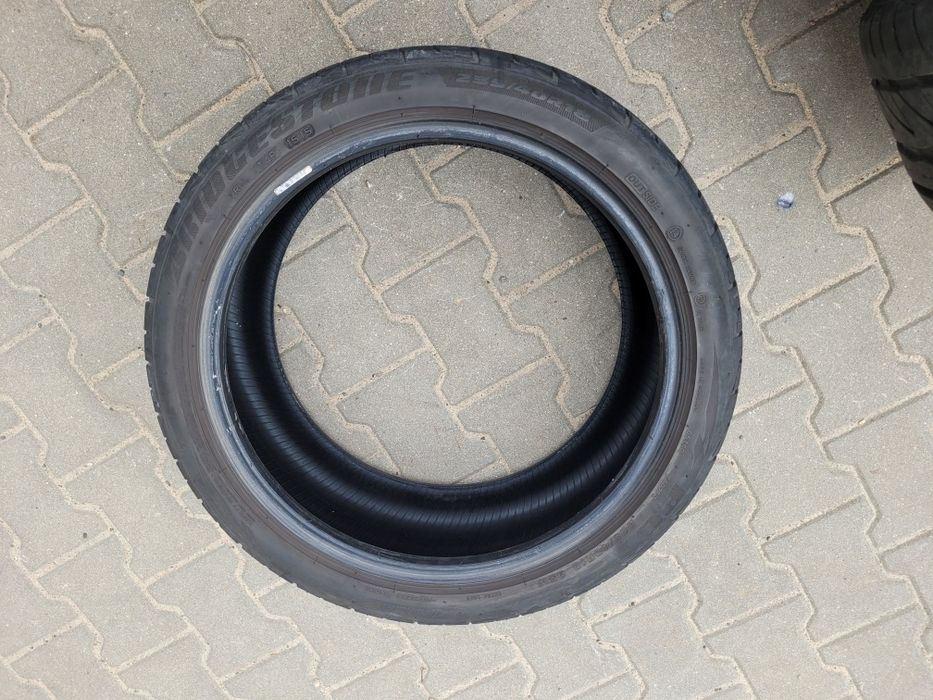 Bridgestone 235/40/18