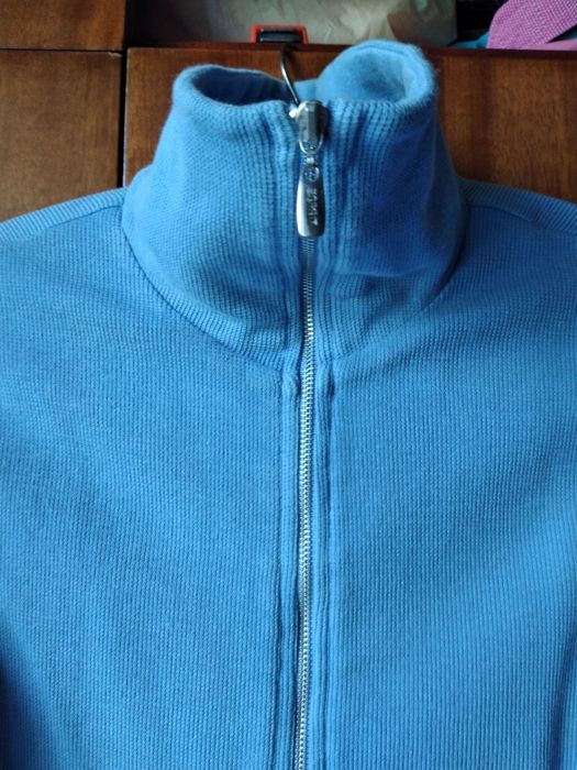 Bluza Esprit, bez kaptura.