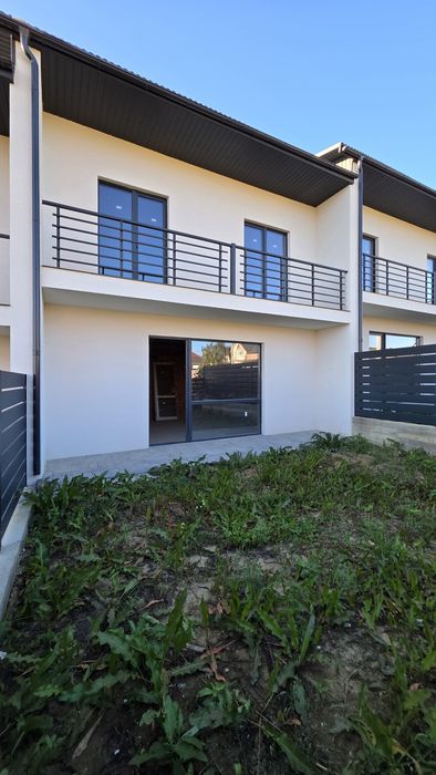 Продається зданий Таун хаус з ділянкою 2 сотих в готовому комплексі