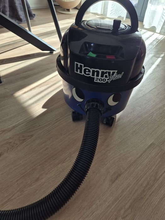 Aspirador henry 200