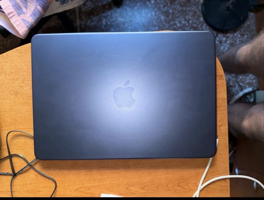 macbookneo 256GB com carregador e caixa