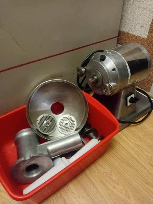 Мясорубка професійна