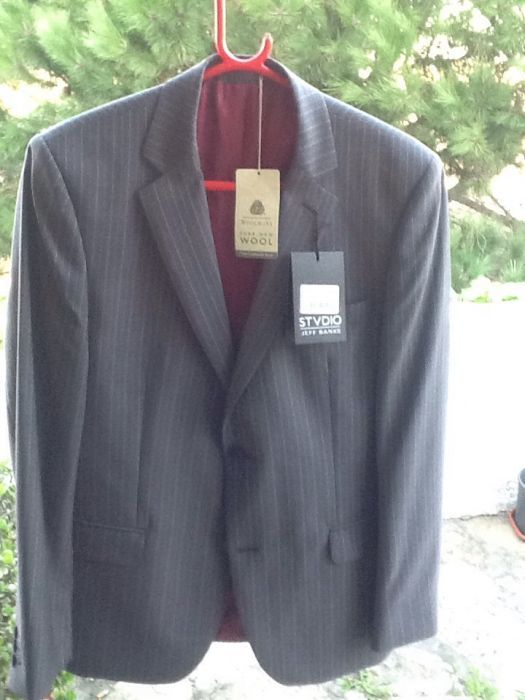 Blazer de homem 50, novo a estrear cinzento com riscas brancas .