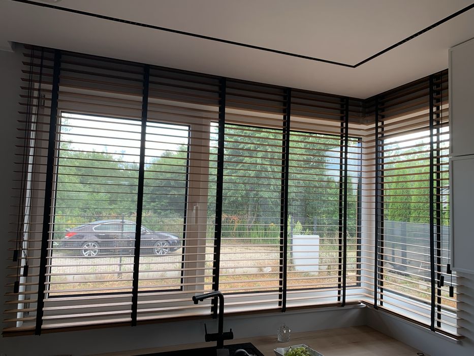 Żaluzje bambusowe, drewniane, aluminiowe, elektyczne