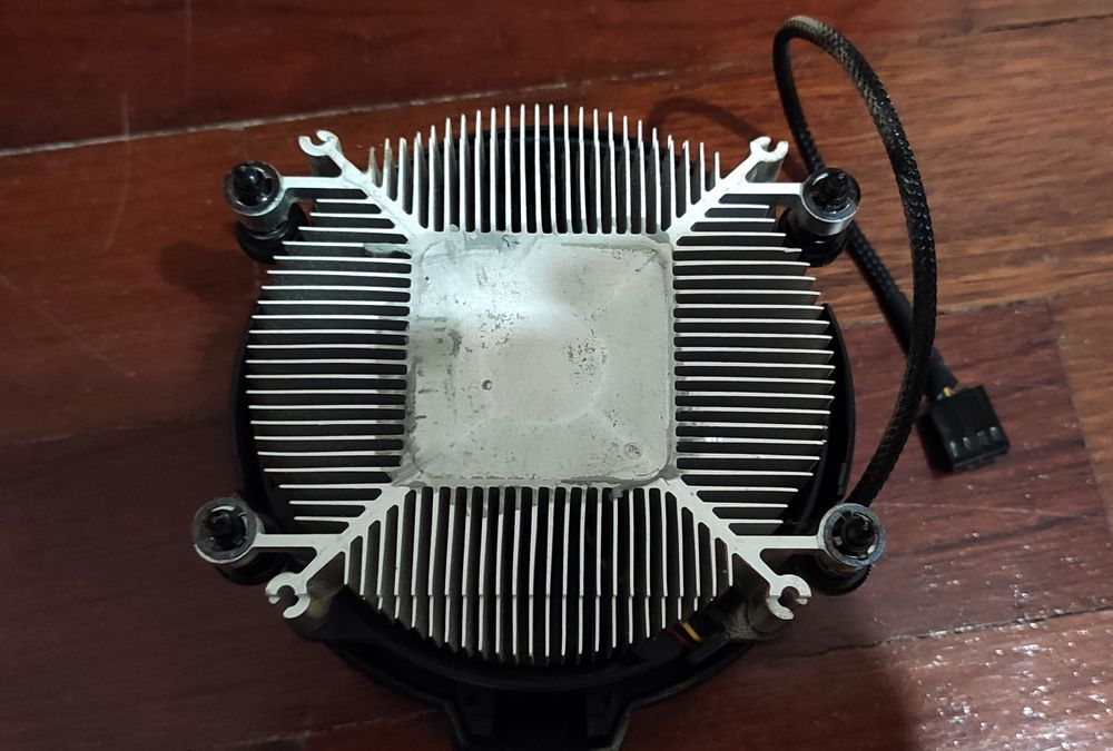 AMD Ryzen 3 1300x | AM4 14mn 4c | 3.5 - 3.7 Ghz Boost 65W + Cooler