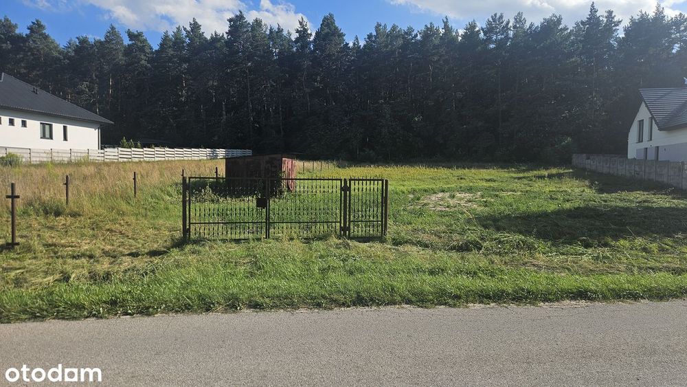 atrakcyjna, niezabudowana działka położona w spokojnej okolicy.