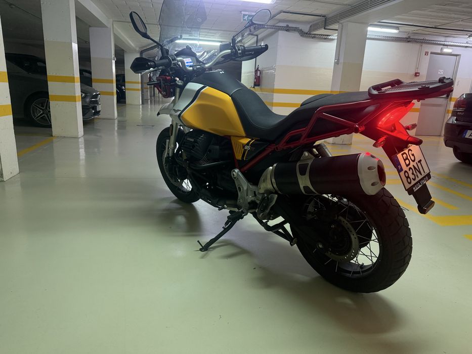 Moto Guzzi V85tt 2024