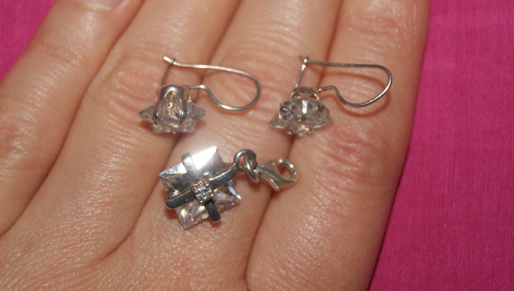 kolczyki gwiazdki i zawieszka Charms