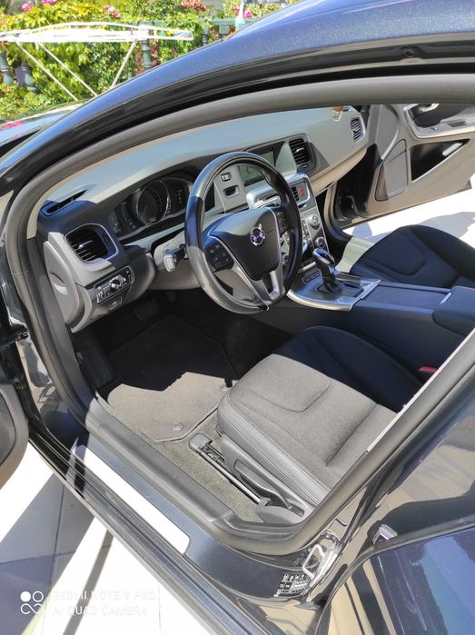 Volvo V60 D6 Plug-in Hybrid AWD 286cv | 2015 | 174.000 km | 12.500 €