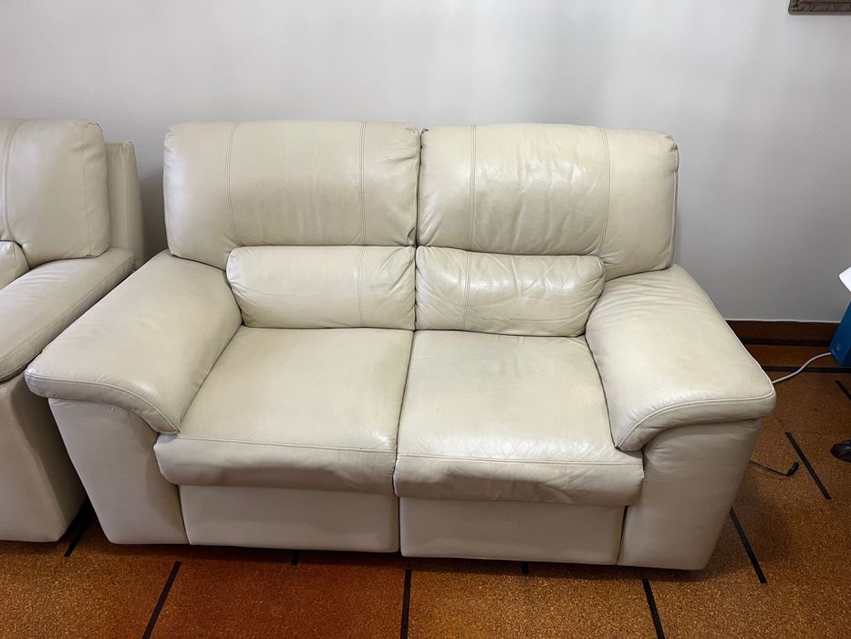 Sofa em Pele Chateau d'Ax