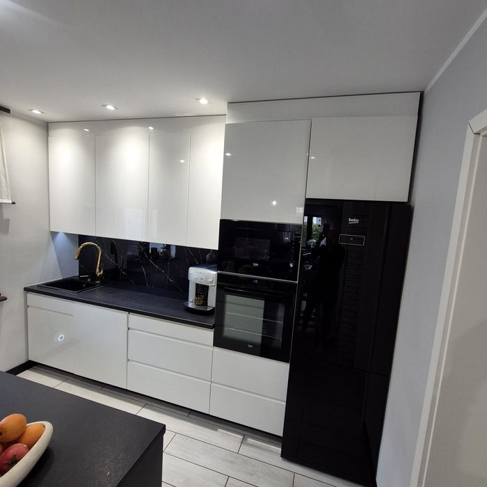 Nowoczesna kuchnia + wyspa + sprzęt. POLECAM ‼️