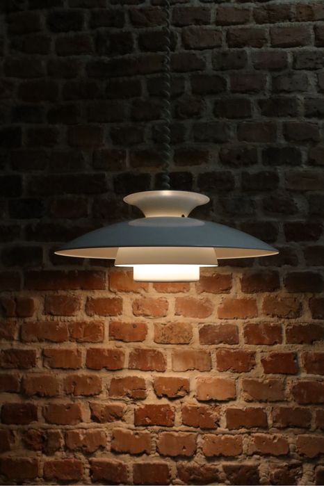 Biała duńska lampa wisząca vintage 1970 space age mid century