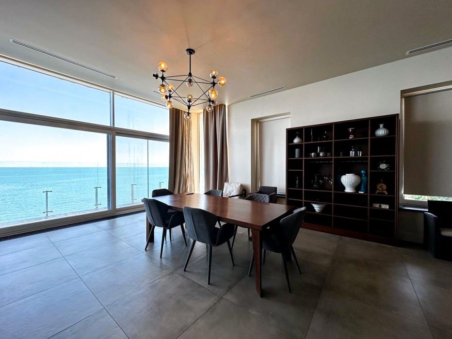 Аренда  премиального коттеджа  в Аркадии  с прямым  видом  на море