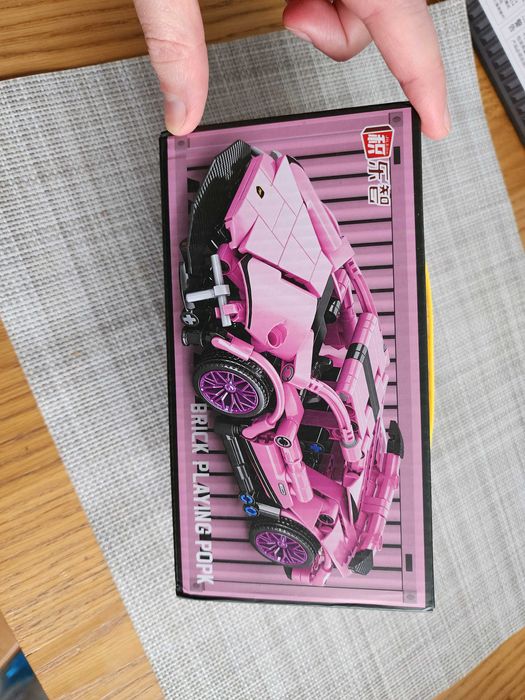 Конструктор LAMBORGHINI Technic на 688 деталей, спортивний автомобіль