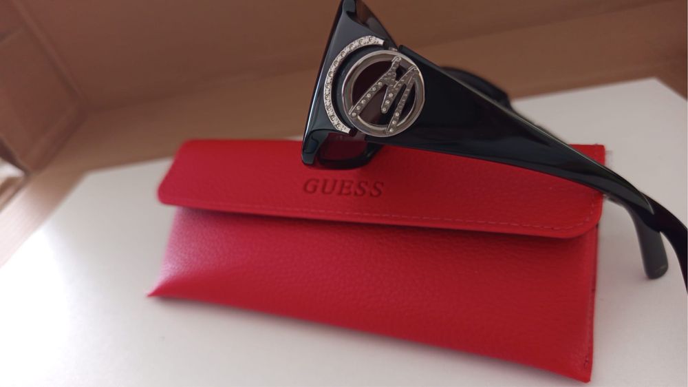 Óculos de sol Guess