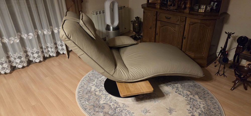 Szezlong skórzany obrotowy