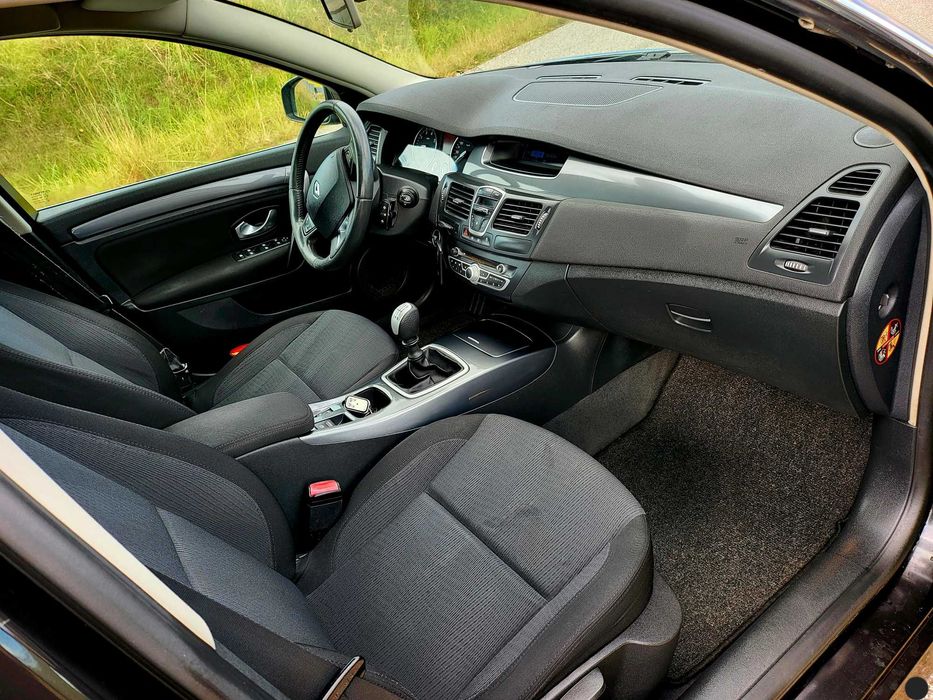 RENAULT LAGUNA 3 2.0b 2010 klimatronic alu hak 6bi tempomat SUPER STAN