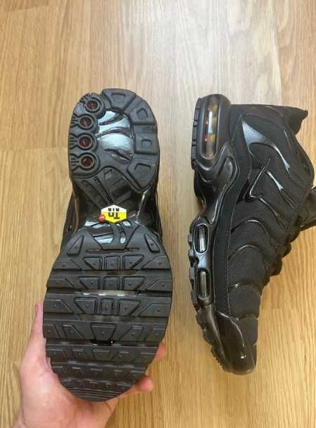 Butymęskie_NikeAirMaxTN_czarny Glany rozmiar.44