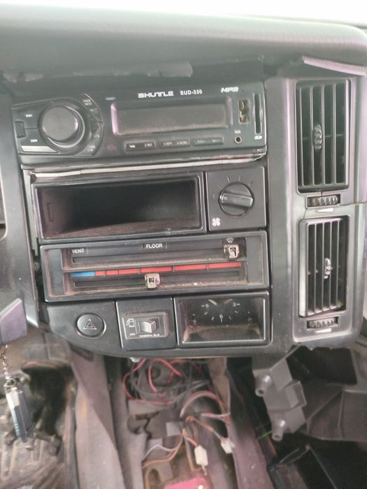 Детали салона на вольво 440, 460, 480