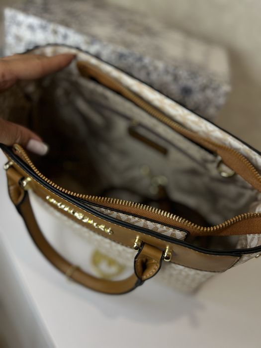Жіноча сумка Michael Kors