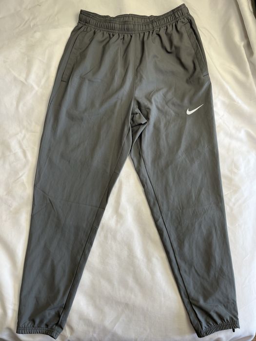 Спортивні штани Nike