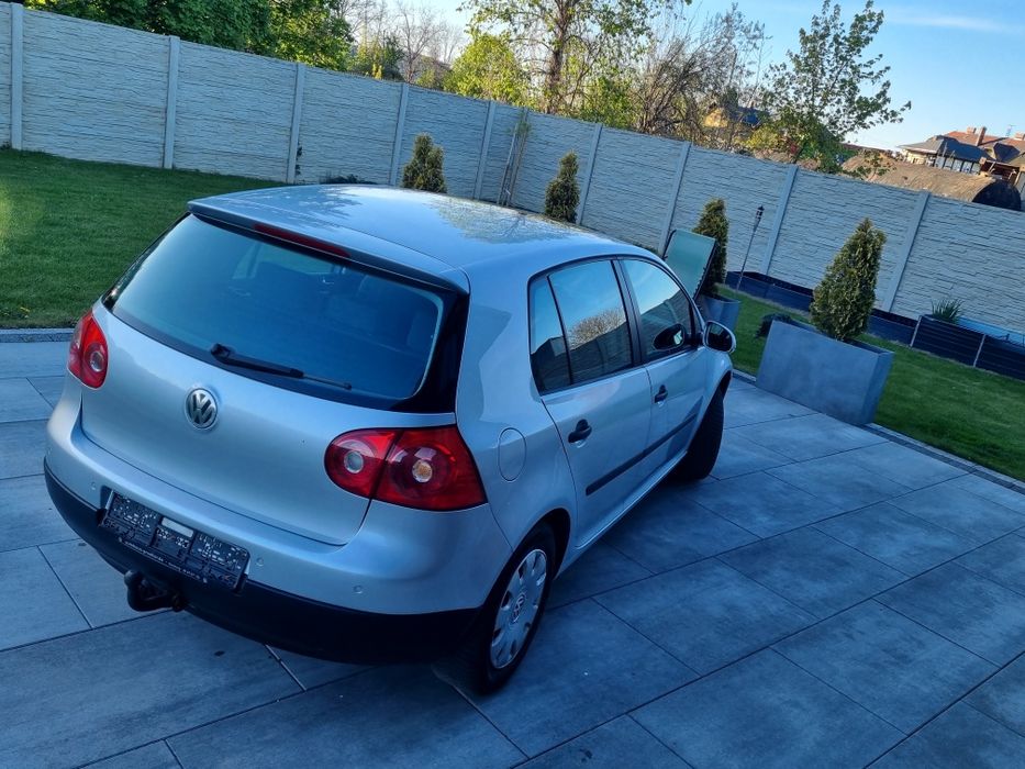 Golf 5 rok 2004- 1.6 FSI Bogata wersja