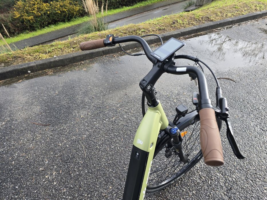 Bicicleta citadina eletrica nova