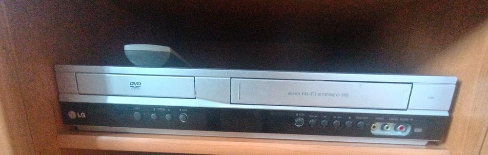 LG V180 combo 2w1 DVD + VHS recorder