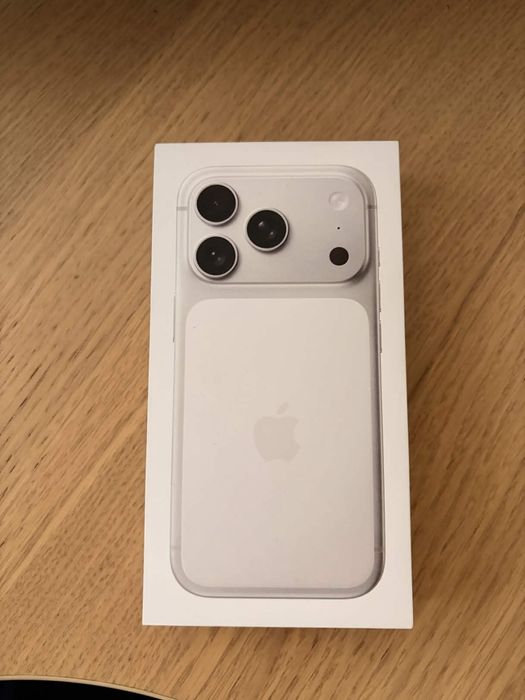 Iphone 17 pro prateado 256gbs 100%
