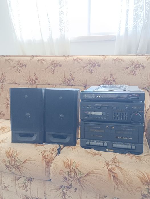 Aparelhagem leitor CDs, cassete dupla e radio