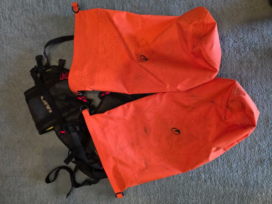 Alforges givi e sacos estanque