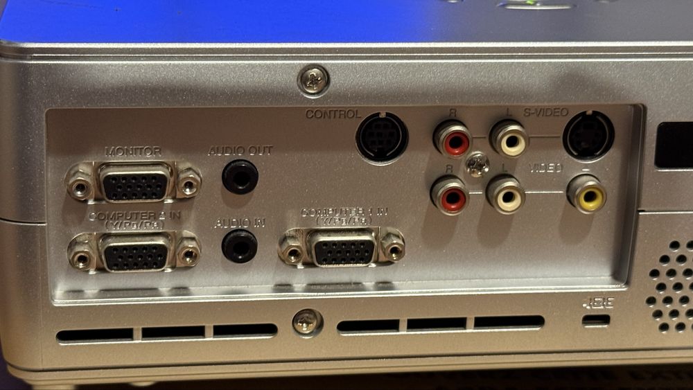 Projector Toshiba TDP-S20