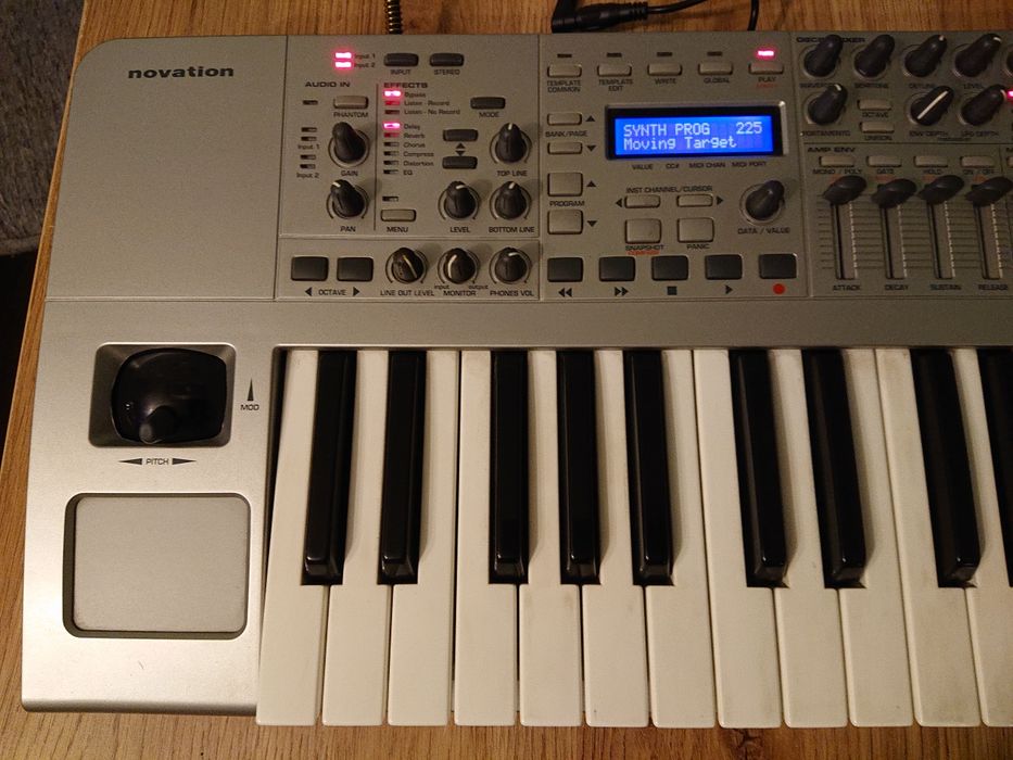 Novation x-station 61 syntezator virtual analog interfejs audio