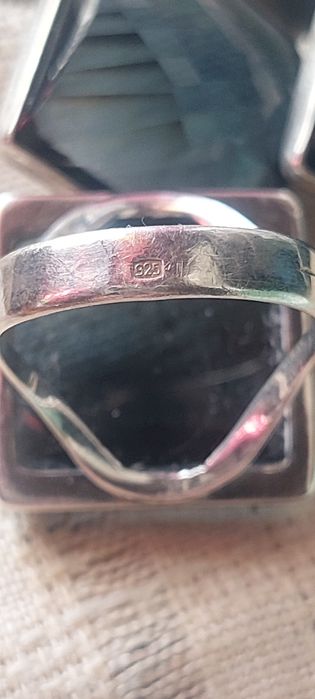 Продам шикарный набор серебра с камнем